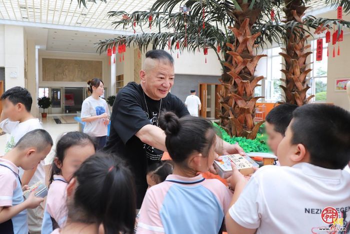 “心声”陶瓷艺术疗愈公益活动走进济南市儿童福利院