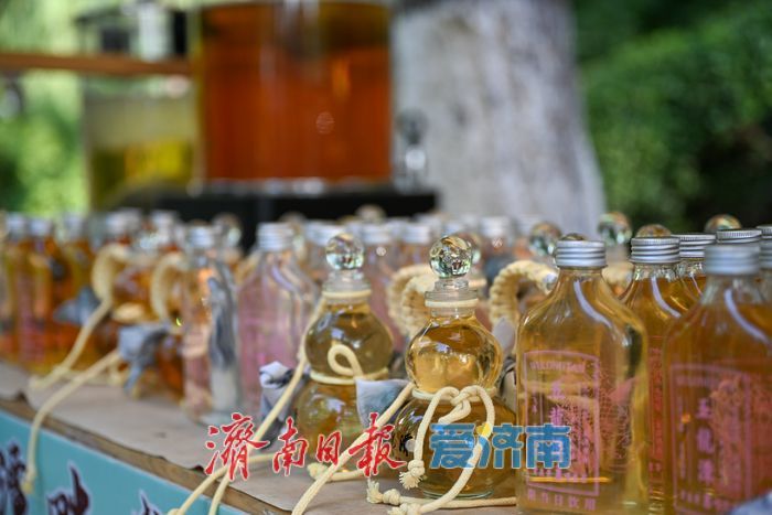 五龙潭：泉水凉茶消酷暑，市民游客觅清凉