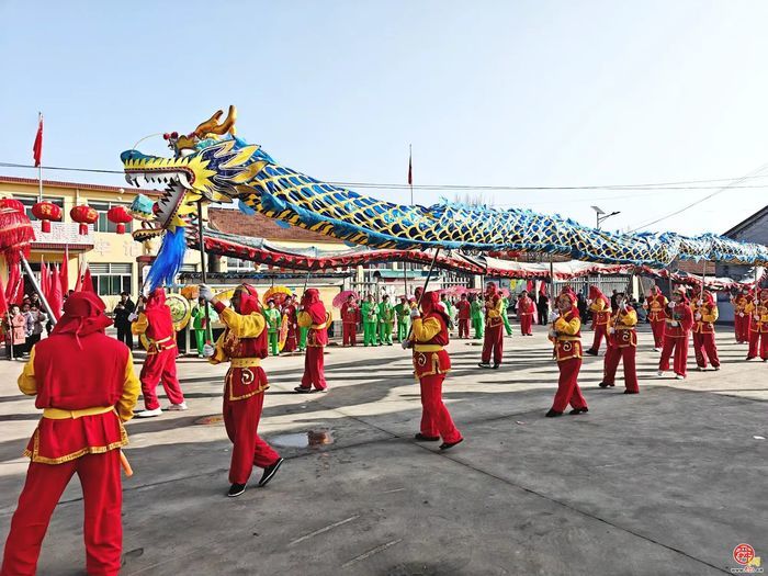 �����ռ��ֵ�������̤��ӭʢ��  ����չ��...