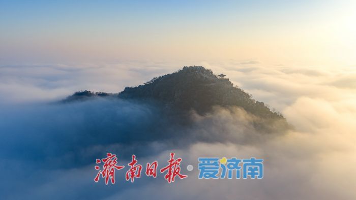 一年四季 泉在济南丨云海奔腾薄雾缥缈，华山之巅如临仙境