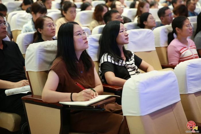 市中区教育系统学校教育数智化工作计划传达会召开