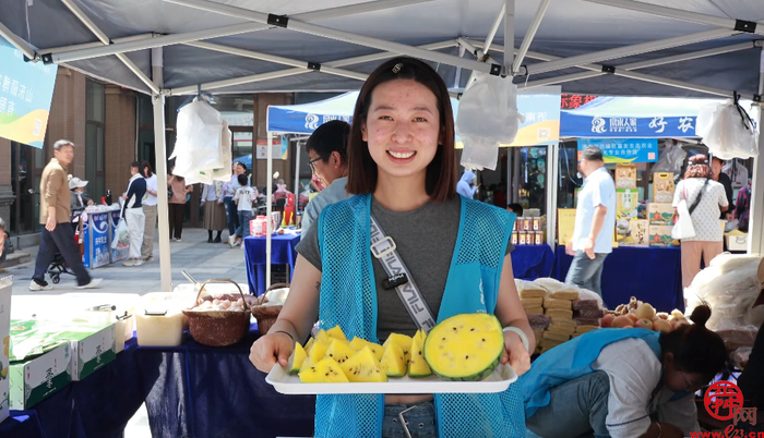 尝第一口鲜甜!济南仁风、太平宝西瓜领衔泉水人家“西瓜宴”