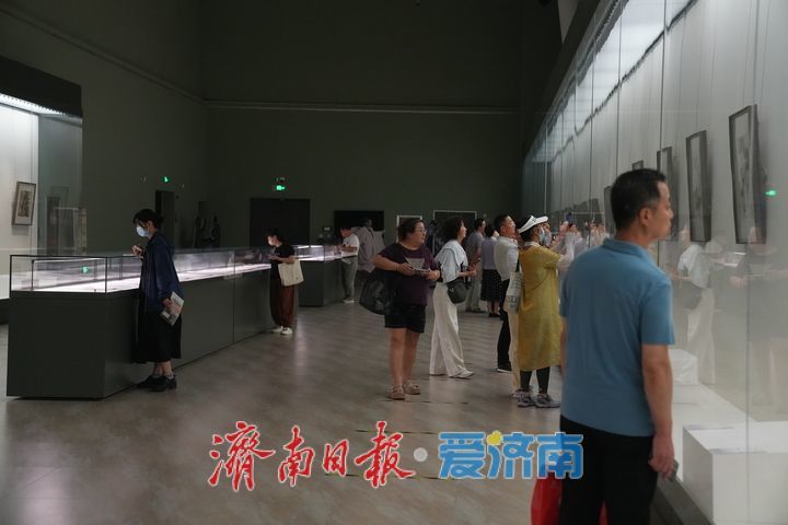 “从五三漫画社讲起”讲座在济南举办，艺术家后人讲述抗战烽火中父辈的“隐秘”传奇