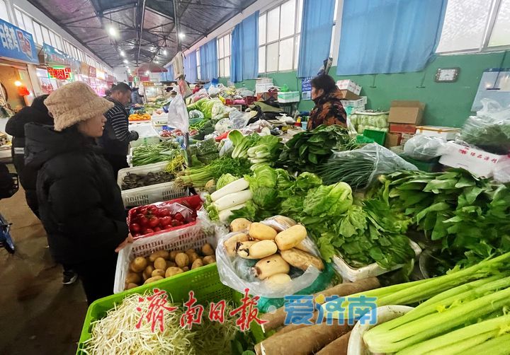 新春走基层｜春节济南人“菜篮子”满满当当