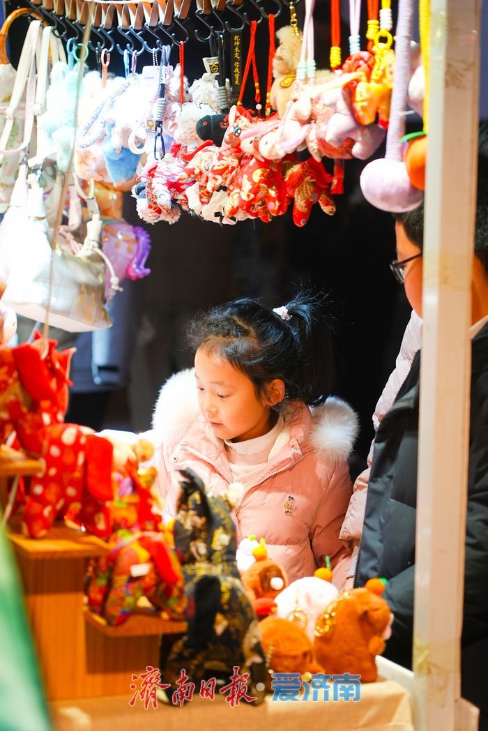 一年四季 泉在济南丨文创美食齐聚 五龙潭迎春好物市集年味爆棚