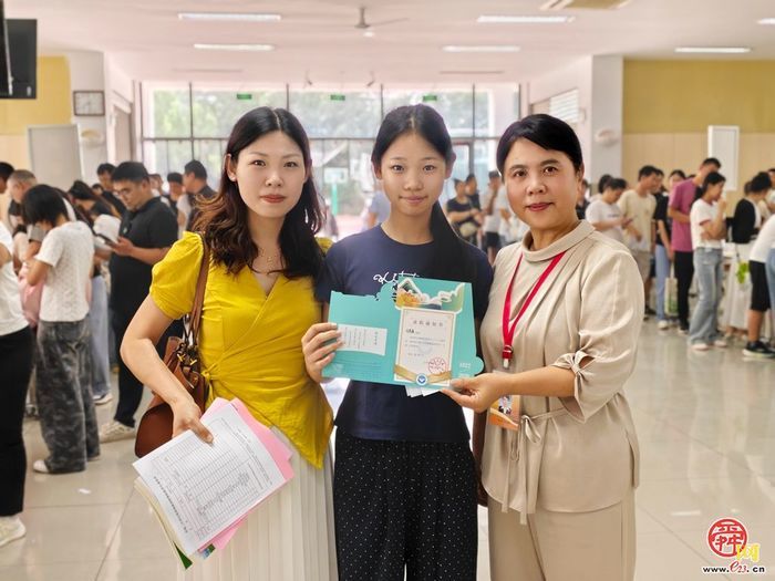 盛夏相约 向美而行 济南二中2026级新生报到啦！