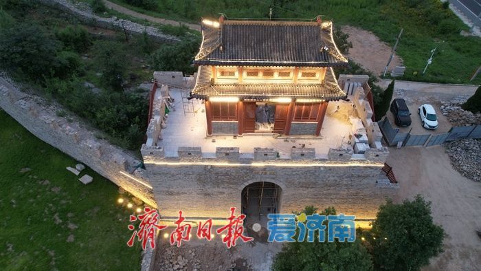 锦阳关披“新装” 亮化工程点亮古雄关