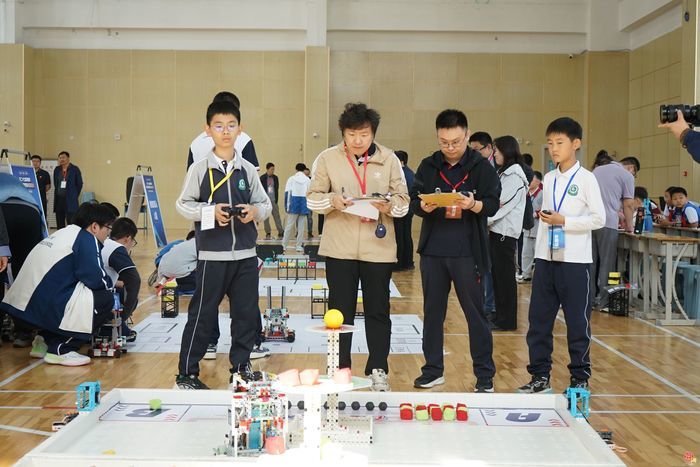 2026年济南市学生数字素养提升实践活动暨济南市中小学生创客大赛成功举办