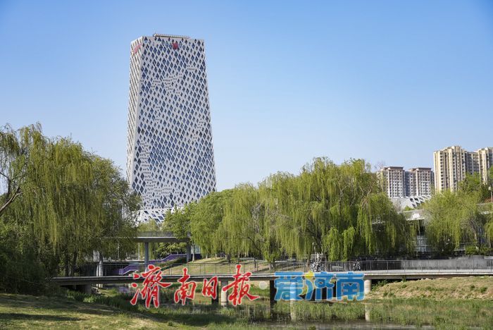 晴好天气催热户外活动，腊山河公园活力满满