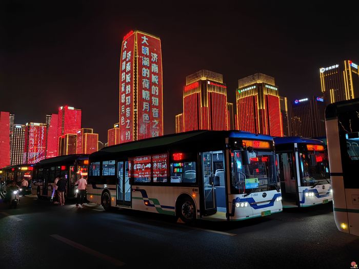 车轮滚滚护团圆——济南公交全力守护市民游客平安顺畅出行