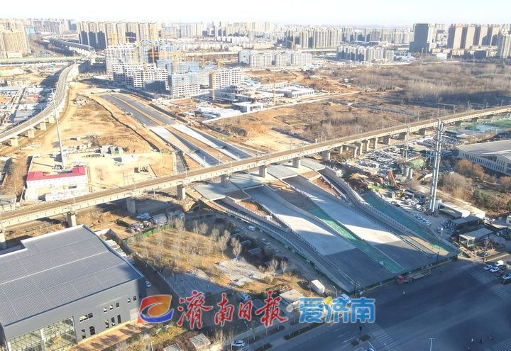 项目强省会｜济南奥体西路北延下穿铁路桥道路首次使用透明遮阳棚