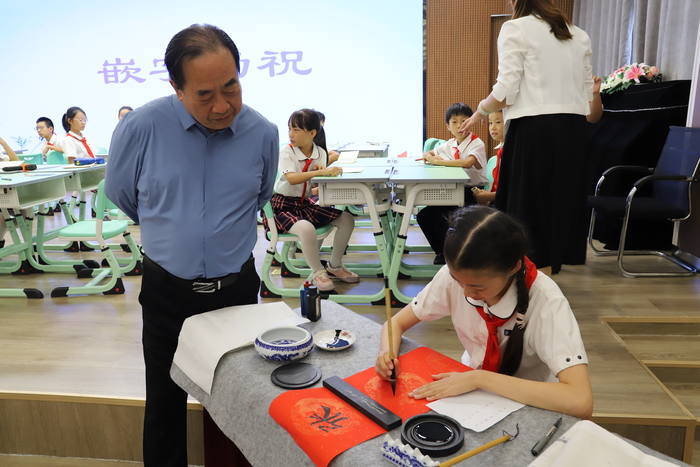 传承国学喜迎国庆，济南市楹联艺术家协会走进燕山小学