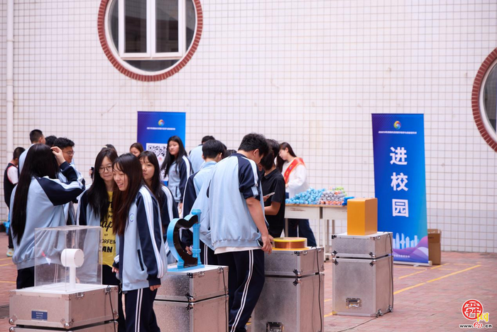 2025年济南市全民数字素养与技能提升月活动走进山东劳动职业技术学院