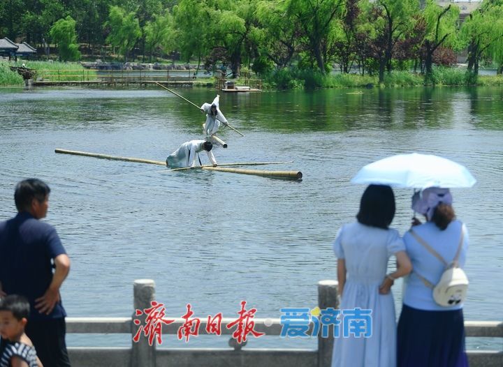 一年四季 泉在济南丨泉水潺潺绕古城，宛如瑶池落凡尘