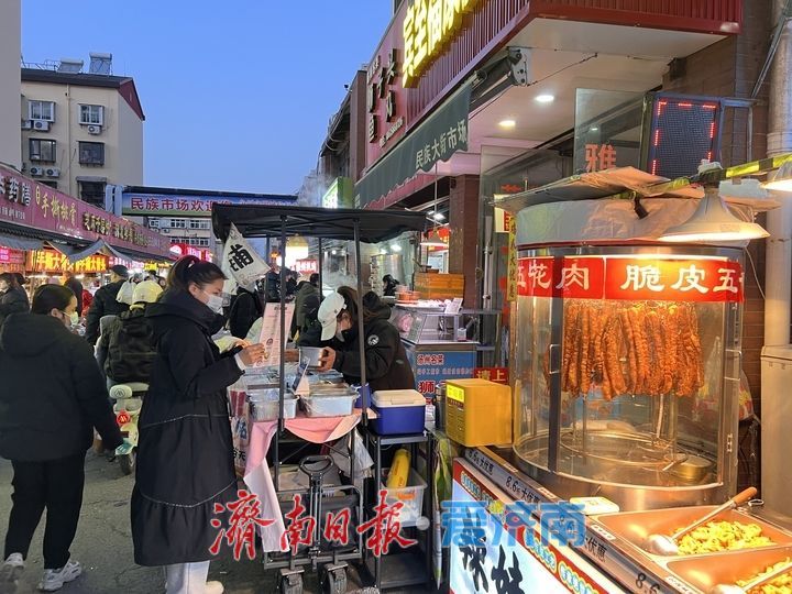济南民族大街夜市：冬日烟火暖人间
