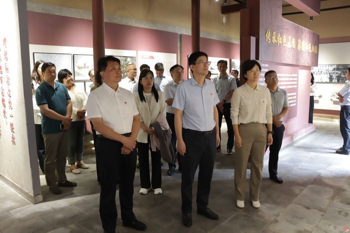 济南市行政审批服务局联合多单位开展“党建聚力项目攻坚 联建赋能助推发展”主题党日活动 助推文旅项目高质量发展