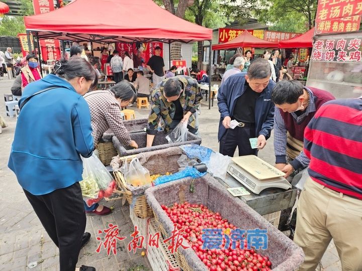 一年四季 泉在济南丨逛早市，感受烟火气里的慢生活