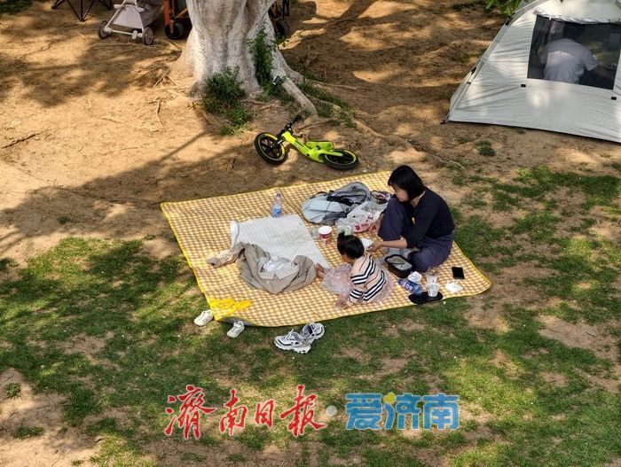 城市公园绿地开放共享 市民乐享家门口的“诗和远方”