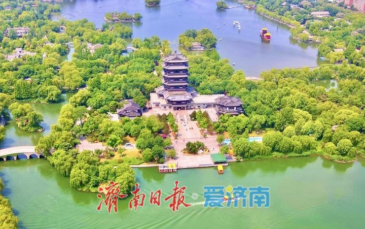 一年四季 泉在济南｜明湖泛舟 游客近距离感受泉城湖光山色之美