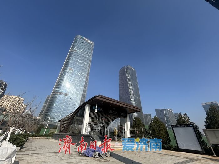 济南地铁6号线齐鲁软件园站冲刺收尾