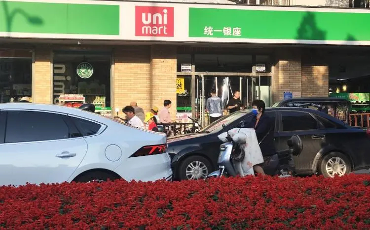 融媒·深调查丨便利店“江湖”，看谁能“笑傲”？