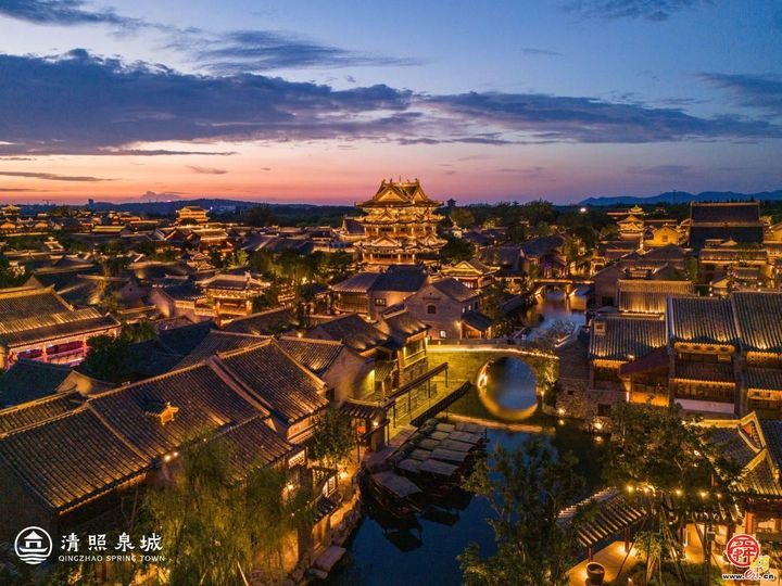 “中国书店人之夜”圆满落幕，在清照泉城共探书店与城市文化的共生未来