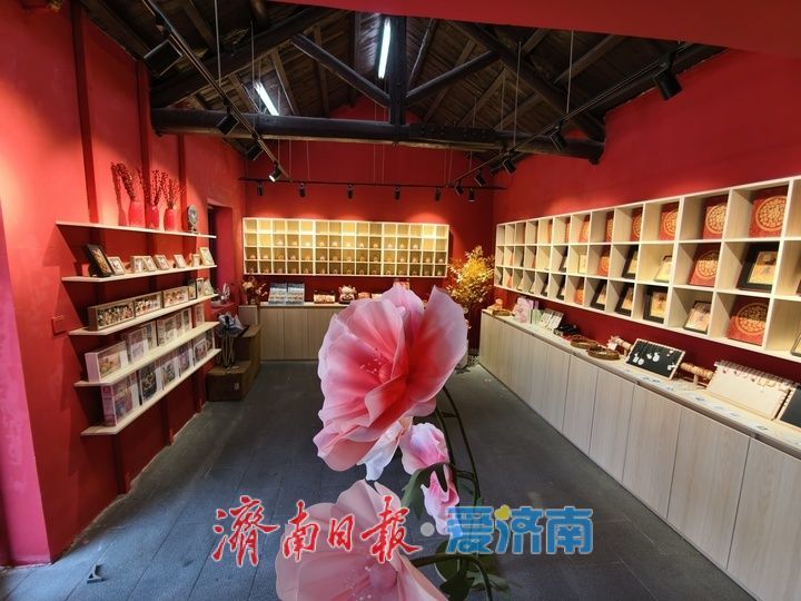 济南后宰门街修缮焕新！古建筑化身书店投入使用