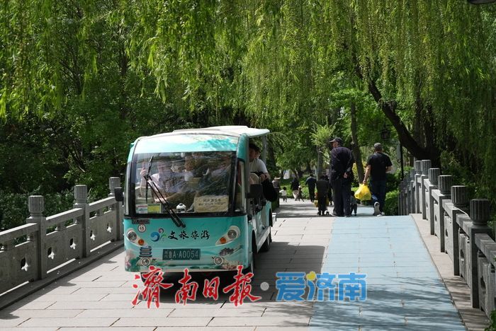 画舫悠悠柳色新，谷雨时节邂逅大明湖畔的春日诗画