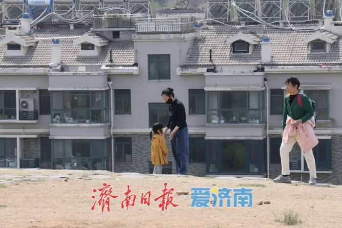 一年四季 泉在济南丨牧牛山春光烂漫 市民踏青遛娃乐享春日好时光