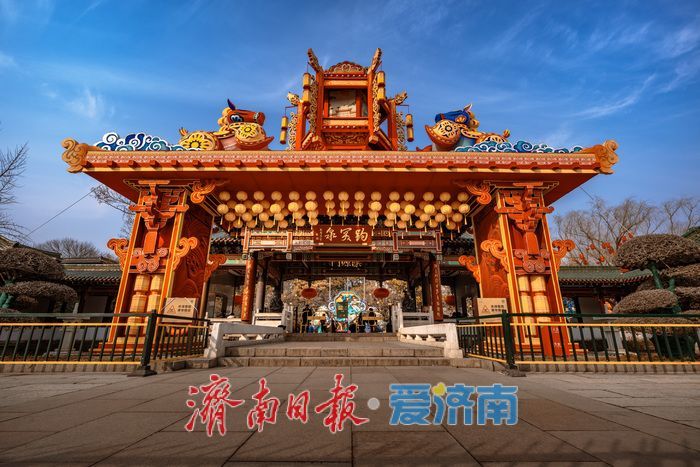 天下第一泉迎春花灯会进入收尾安装 非遗元素点亮新春