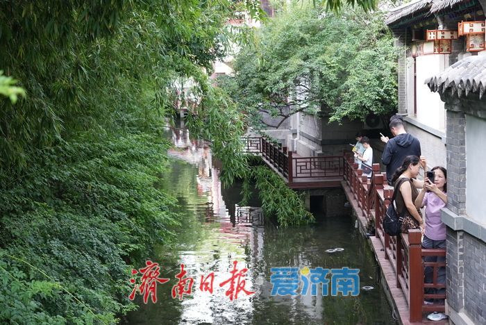 暑期赏泉正当时，亲水纳凉享盛夏乐趣