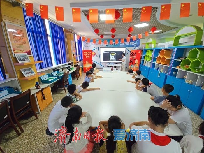 “沉”入科学，“浮”想联翩！济南市科技馆“小小科学家”公益课堂解锁浮力奥秘