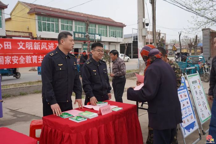 章丘区“新时代文明实践大篷车”走进高官寨街道