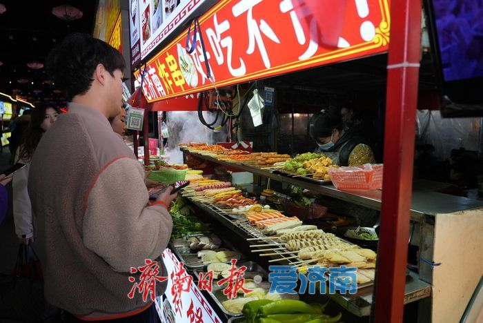 升腾的“烟火气”温暖了寒冬