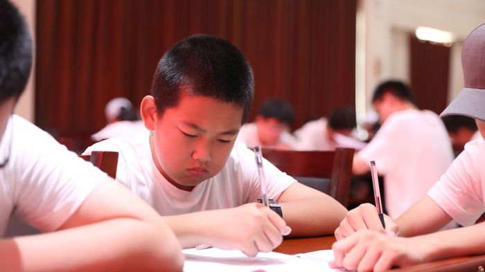“爱我国防”2025年济南市青少年军事体验活动圆满收官