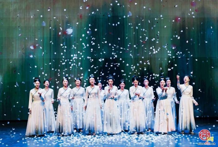 词揽鹊华千年景 易安风骨如梦来 ——如梦令宋词主题演艺乐园盛大开园