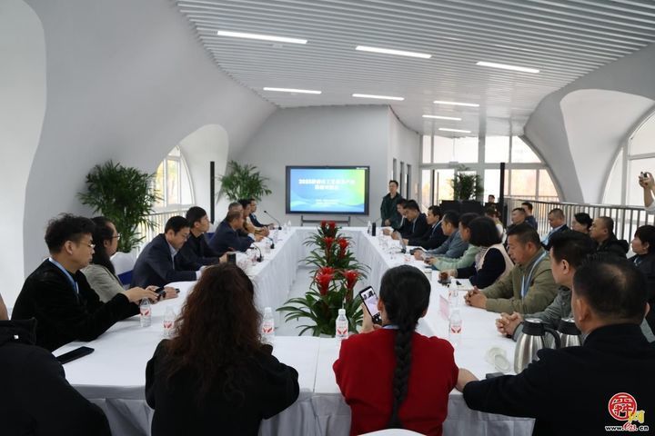 2025济南望岳康体公园“花漾泉城璀璨工美”主题系列活动盛大启幕