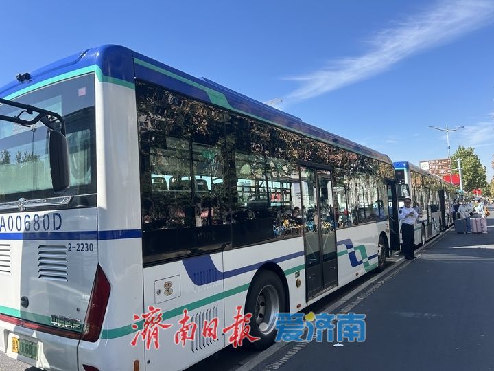 出站就上车 接驳快巴打通泉城景区“最后一米”