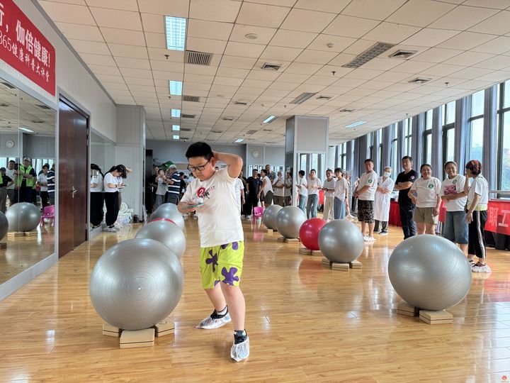 济南举办首届“泉新全益杯”残障人士趣味运动会