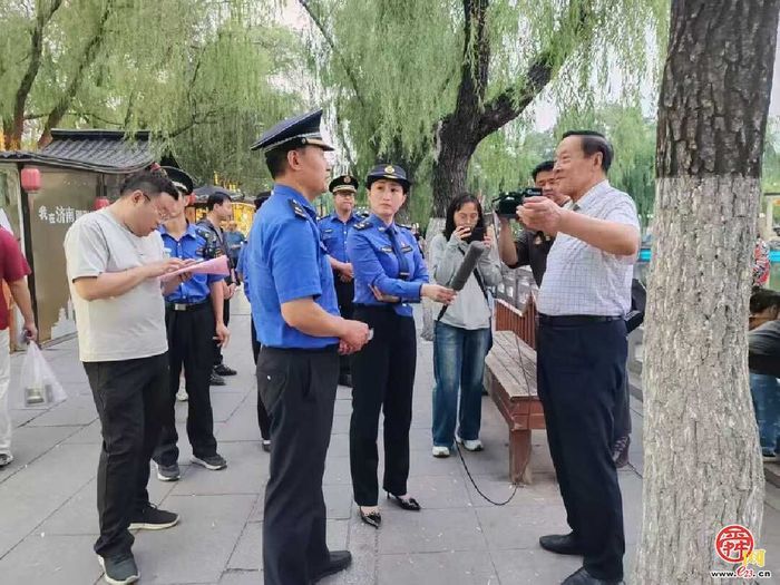 法度和温度并重 烟火与秩序同行 济南市区联合执法规范整治占道经营