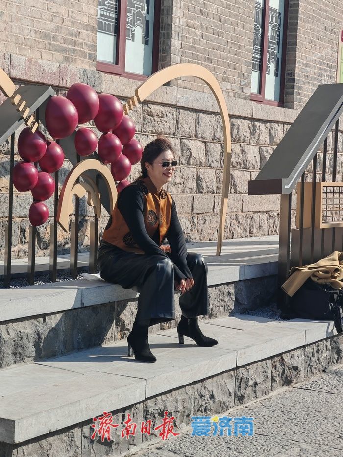 冬日暖阳点亮济南百年上新街，老城烟火与潮流气息在晴空下交融