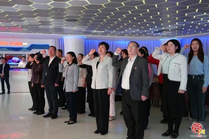 市妇联、市城管局联合开展“坚守红色基因 共建模范机关”主题党日活动