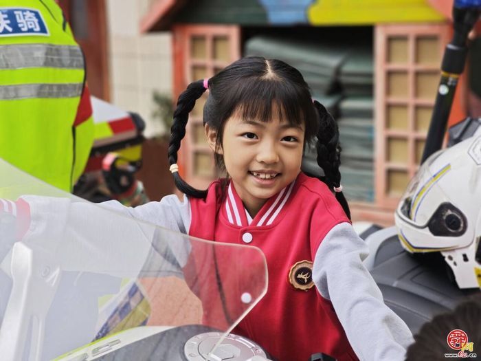 学法明礼 护航成长丨济南市经五路小学开展普法教育成果展示活动