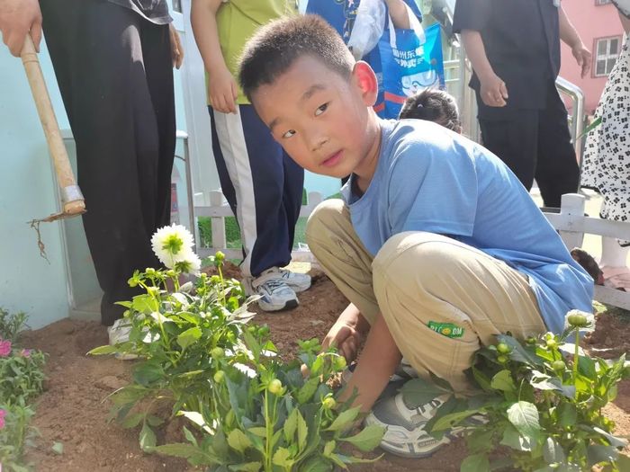 这个“六一”，六里山小学有了“香山农场”和“乡土课程”