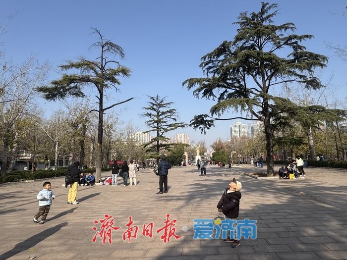 暖阳映泉城 惬意过周末