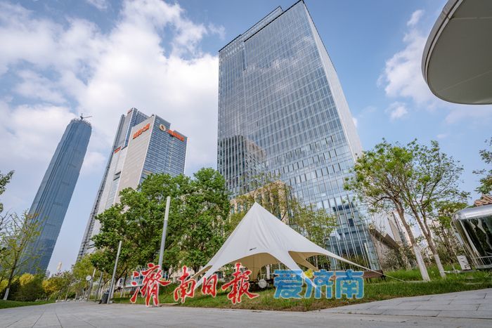 一年四季 泉在济南丨济南绸带公园：都市里的生态休闲乐园