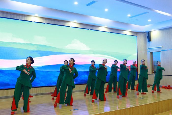 堤口路街道金色阳光社区：沉浸式艺术党课，身临其境学党史