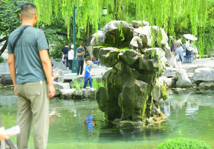 地下水位逼近29米，济南月牙泉出现复涌迹象