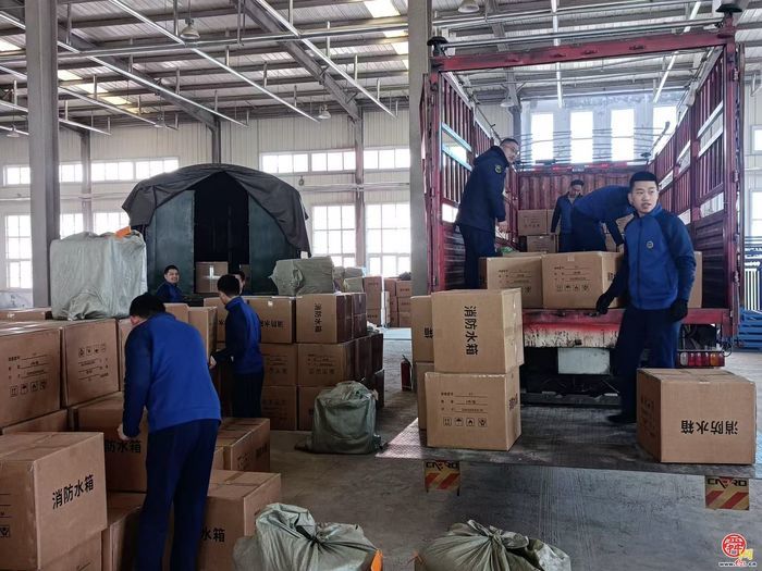 济南市应急管理局发放消防水囊 提升森林火灾应对处置能力