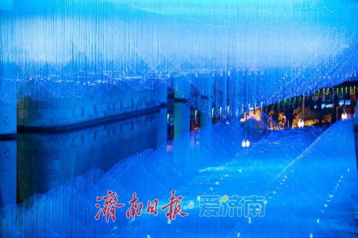 济南夜游新体验！护城河青龙桥化身蓝色星河